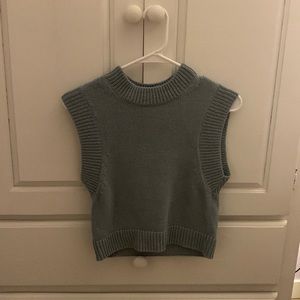 H&M blue knitted crop. XS lightly used, no damages.